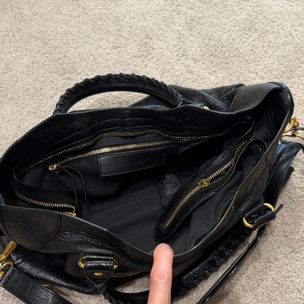 Balenciaga Black Leather Shoulder Bag with Gold Details - Picture 4 of 8